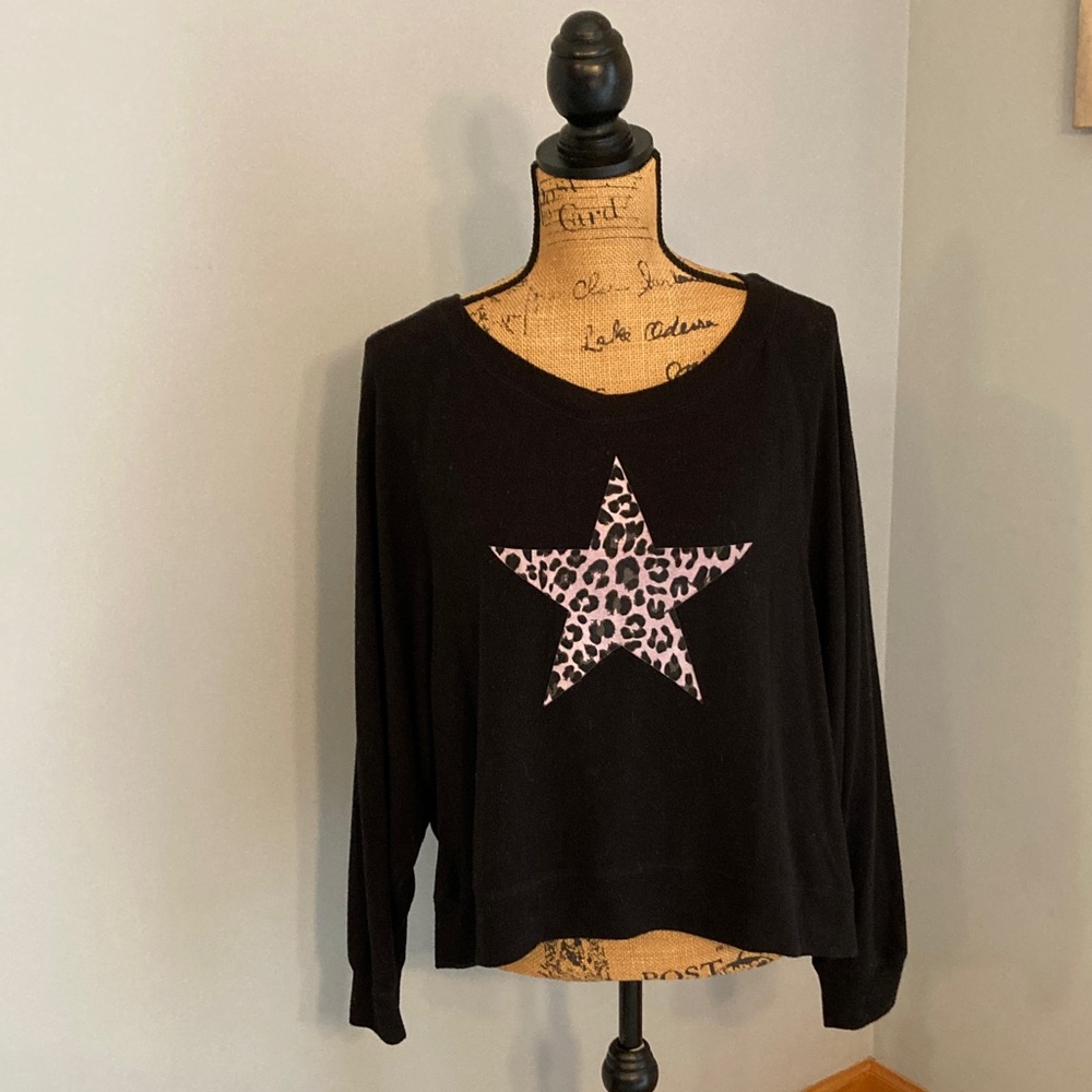 Chaser Black Long Sleeve with Leopard Star Women Size Large